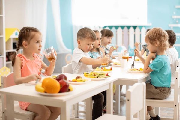 Healthy meals and snacks at Kinder Grove